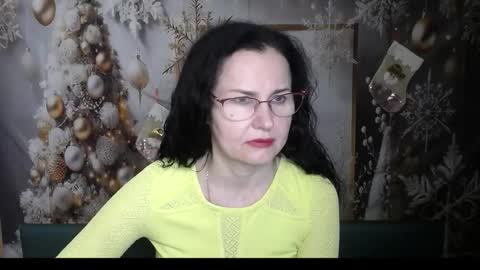 Snapshot of miroslava_happi chatting on 12.21.25 Miroslava Happi online show from 12.21.25