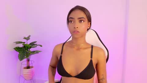 Snapshot of mis_nicole chatting on 11.16.25 Andrea Thanks guys for the support online show from 11.16.25