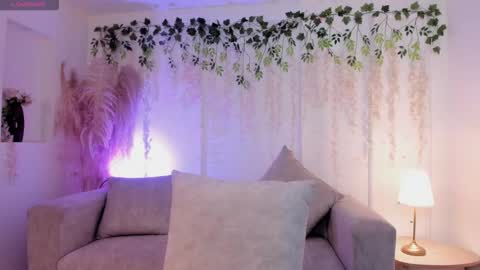 Snapshot of mishanabi_ chatting on 12.02.25 Misha online show from 12.02.25