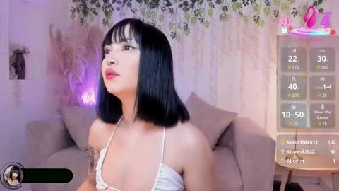 Snapshot of mishanabi_ chatting on 12.04.25 Misha online show from 12.04.25