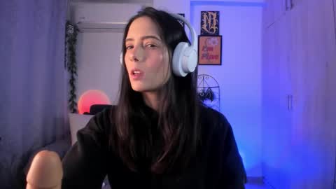 Snapshot of mishelkrave_ chatting on 02.09.26 KRAVE online show from 02.09.26