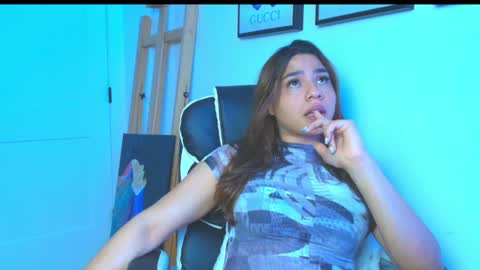 Snapshot of mishellhadid chatting on 04.05.26 instagram mishell hadid online show from 04.05.26