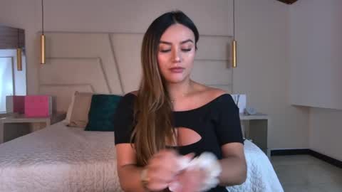 miss__ary_ online show from 06.04.26