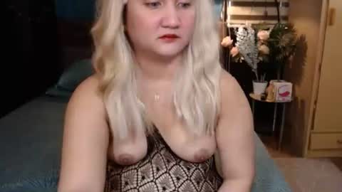 Snapshot of miss_angelic15 chatting on 10.09.25 miss angelic15 online show from 10.09.25