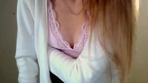 Angelina online show from 10.22.25