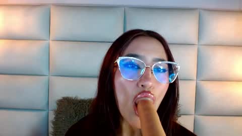 miss_ariss online show from 04.22.26