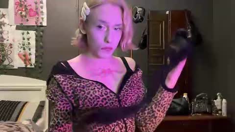 Anya online show from 06.11.26