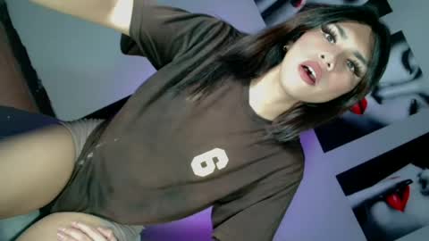 Snapshot of miss_bella69 chatting on 06.14.26 miss_bella69 online show from 06.14.26