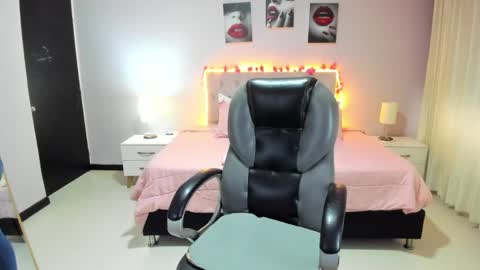 Snapshot of miss_cataleya__ chatting on 05.23.26 Cataleya online show from 05.23.26