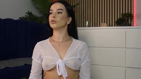 Snapshot of miss_denisse chatting on 11.20.25 Denise online show from 11.20.25