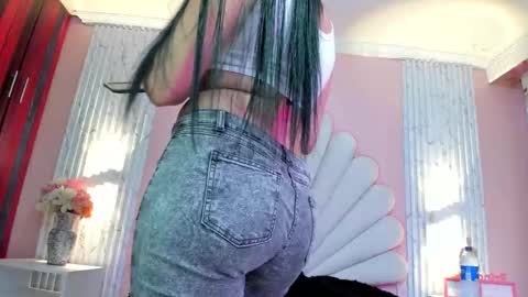 miss_evans_ online show from 03.25.26