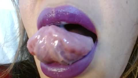 Miss Evoleth online show from 11.19.25