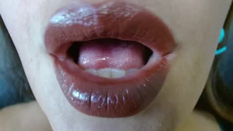 Miss Evoleth online show from 04.21.26