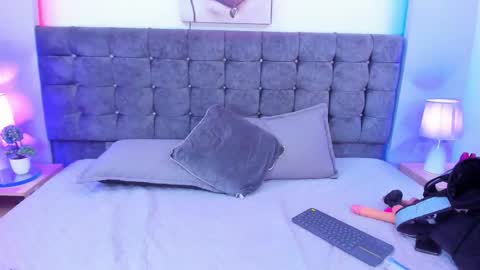 miss_horney online show from 12.20.25