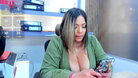 Snapshot of miss_horney chatting on 08.03.26 miss_horney online show from 08.03.26