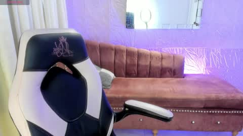 Isabella online show from 04.30.26