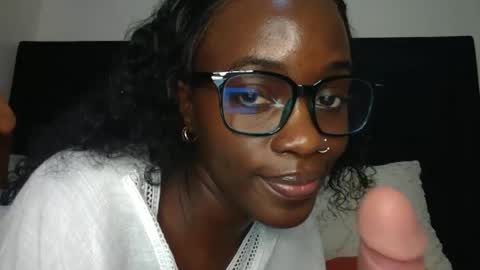 SensuElle  WHAT I DONT SHOW HERE... YOULL ONLY SEE IN PRIVATE  online show from 06.22.26