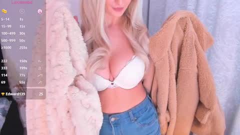Snapshot of miss_jollie chatting on 03.03.25 miss_jollie online show from 03.03.25