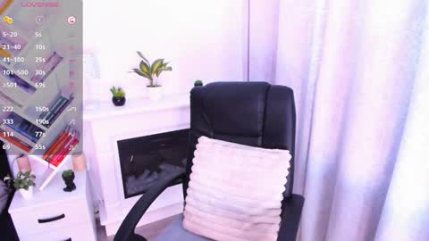 Snapshot of miss_jollie chatting on 10.04.25 miss_jollie online show from 10.04.25