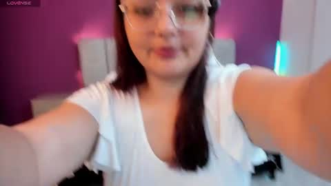 Snapshot of miss_kloee chatting on 06.10.26 Kloe online show from 06.10.26