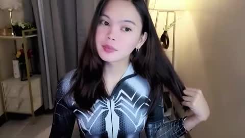 miss_kyrstyn online show from 04.17.26