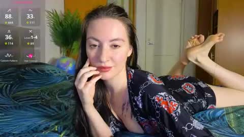 Snapshot of miss_leee chatting on 07.18.26 Laura online show from 07.18.26