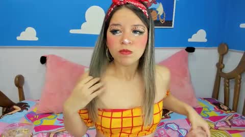 miss_lucyla online show from 11.15.25