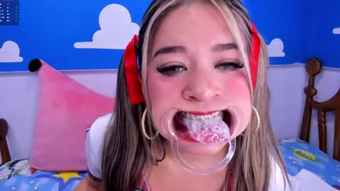 miss_lucyla online show from 04.23.26