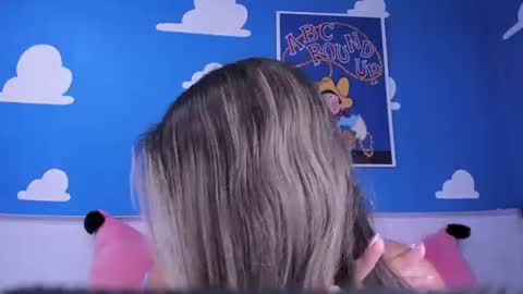 miss_lucyla online show from 08.03.26