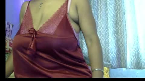 Snapshot of miss_mahi69 chatting on 05.12.26 Mahi online show from 05.12.26
