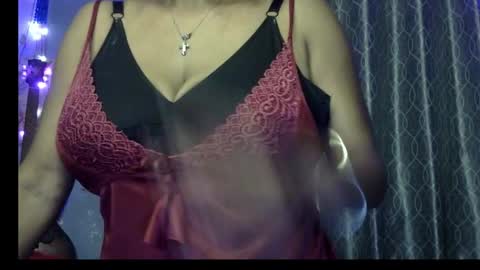 Snapshot of miss_mahi69 chatting on 05.17.26 Mahi online show from 05.17.26