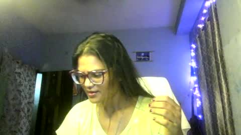 Snapshot of miss_mahi69 chatting on 06.21.26 Mahi online show from 06.21.26
