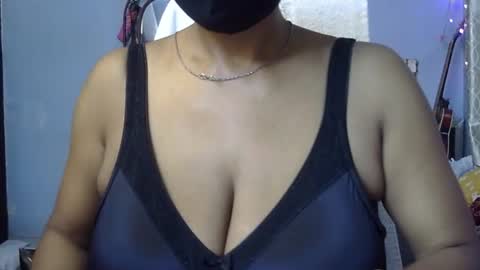 Snapshot of miss_mahi69 chatting on 07.15.26 Mahi online show from 07.15.26