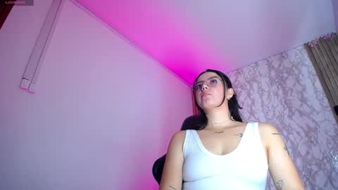 Snapshot of miss_merlin_ chatting on 04.19.26 Merlin online show from 04.19.26