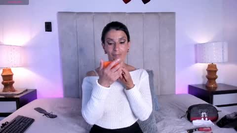 miss_milf_ online show from 05.06.26