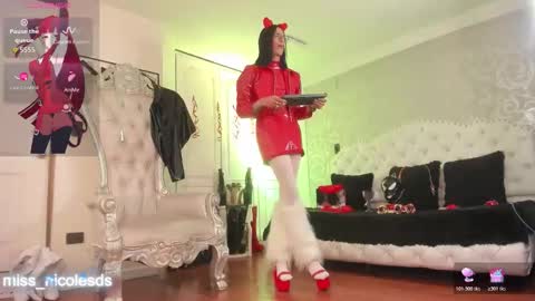 Miss Nicole online show from 05.25.26