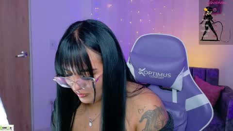 Snapshot of miss_scarllet chatting on 06.03.26 100 thumbs up online show from 06.03.26