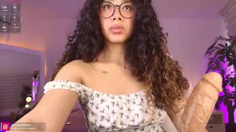 Amy Olivera online show from 11.04.25