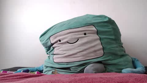 Snapshot of miss_spy chatting on 10.05.25 Kortana 2.0 dont forget thumbs up and follow me on twitter online show from 10.05.25