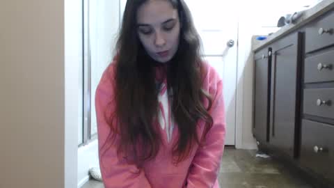 Snapshot of miss_sunshine01 chatting on 12.04.24 Bella online show from 12.04.24