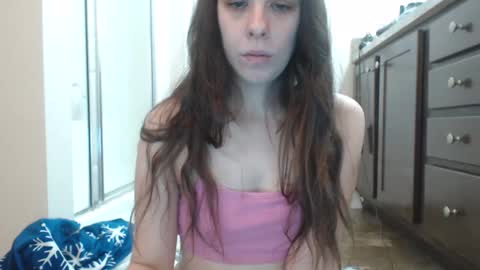 Snapshot of miss_sunshine01 chatting on 01.15.25 Bella online show from 01.15.25