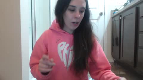 Snapshot of miss_sunshine01 chatting on 01.16.25 Bella online show from 01.16.25