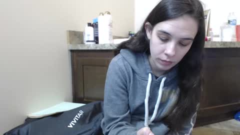 Snapshot of miss_sunshine01 chatting on 02.13.25 Bella online show from 02.13.25