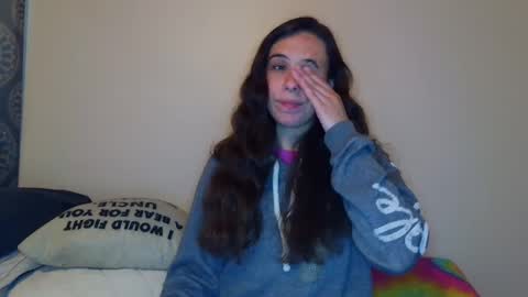 Snapshot of miss_sunshine01 chatting on 09.22.25 Bella online show from 09.22.25