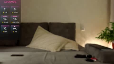 Snapshot of miss_ur_kiss chatting on 11.17.25 miss_ur_kiss online show from 11.17.25