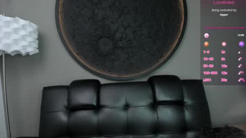 Snapshot of miss_vaiolette chatting on 02.17.25 Vaiolette online show from 02.17.25