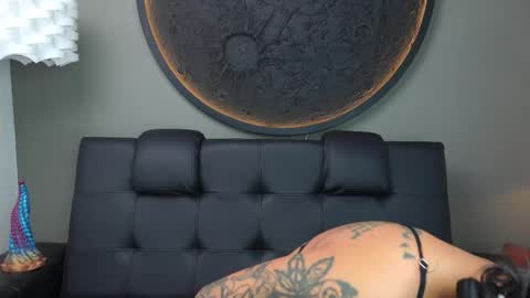 Snapshot of miss_vaiolette chatting on 10.09.25 Vaiolette online show from 10.09.25