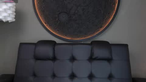 Snapshot of miss_vaiolette chatting on 12.19.25 Vaiolette online show from 12.19.25