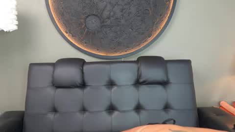 Snapshot of miss_vaiolette chatting on 01.12.26 Vaiolette online show from 01.12.26