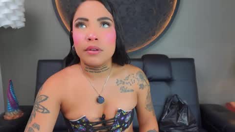 Snapshot of miss_vaiolette chatting on 02.02.26 Vaiolette online show from 02.02.26